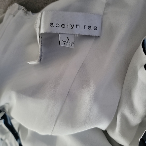 Adelyn Rae Midi Dress Size S Stripes Adjustable Straps Vacation Date Night - Picture 7 of 7